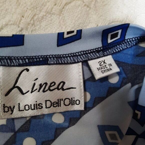 Linea By Louis Dell’Olio Blue Motif V-neck Blouse 2X - Picture 6 of 12
